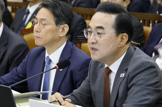 반도체 세수펑크 땐...박홍근 “강력한 지출 구조조정”
